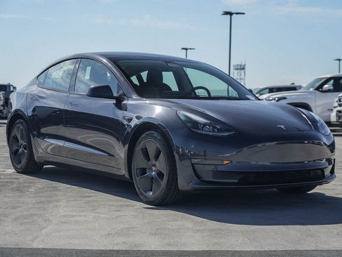 Used 2022 Tesla Model 3 Long Range AWD/4WD image 5