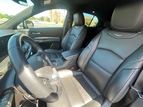 Used 2024 Cadillac XT4 Premium Luxury FWD image 13