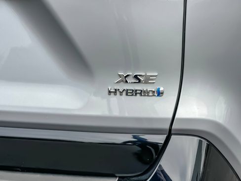 Used 2019 Toyota RAV4 XSE AWD/4WD image 28