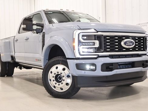 New 2026 Ford F450 Platinum w/ FX4 Off-Road Package AWD/4WD image 39