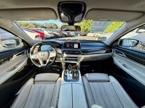 Used 2018 BMW 740i xDrive AWD/4WD image 13