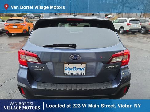Used 2018 Subaru Outback 2.5i Limited image 6