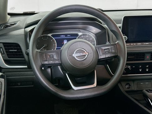 Used 2024 Nissan Rogue S image 18