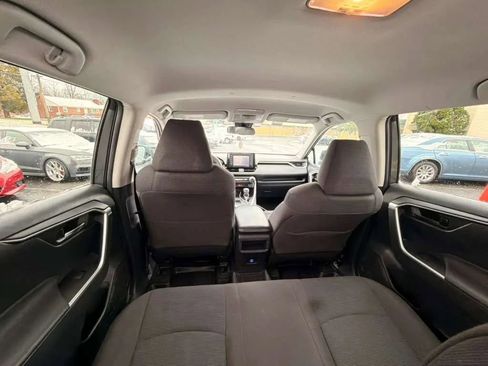 Used 2020 Toyota RAV4 LE image 26