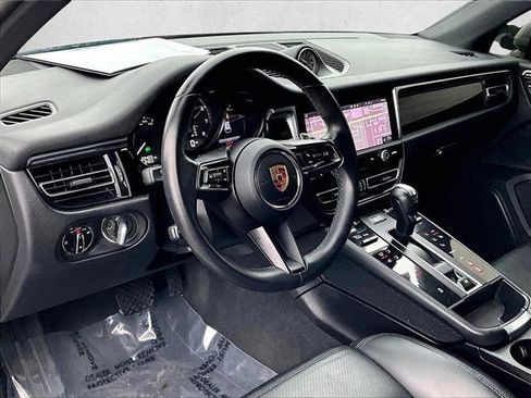 Used 2023 Porsche Macan image 14