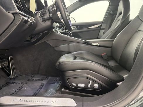 Used 2018 Porsche Panamera 4 image 14