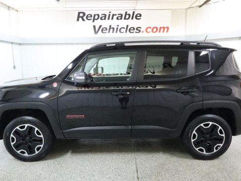 Used 2015 Jeep Renegade Trailhawk AWD/4WD image 1