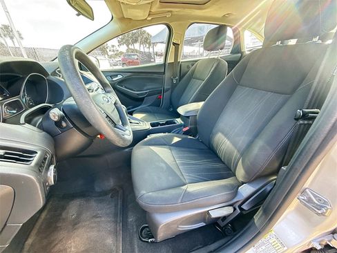 Used 2017 Ford Focus SEL image 22