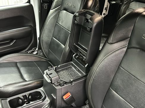 Used 2023 Jeep Wrangler Unlimited Sahara w/ Cold Weather Group image 28