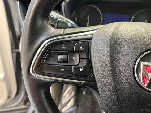 Used 2023 Buick Envision Preferred image 18