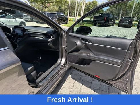 Used 2021 Toyota Camry SE FWD image 23