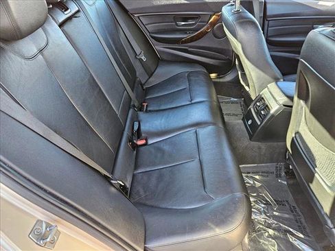 Used 2014 BMW 328i Sedan w/ Premium Package image 17