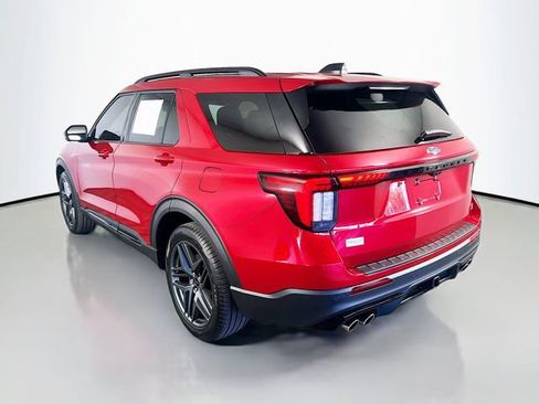 Used 2025 Ford Explorer ST image 5