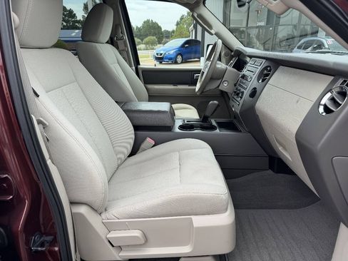Used 2010 Ford Expedition XLT RWD image 21