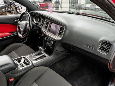 Used 2019 Dodge Charger R/T image 17