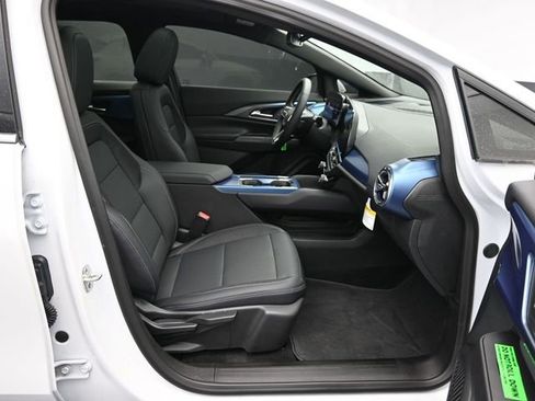 New 2025 Chevrolet Equinox EV LT image 41