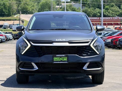 Used 2023 Kia Sportage LX AWD/4WD image 3