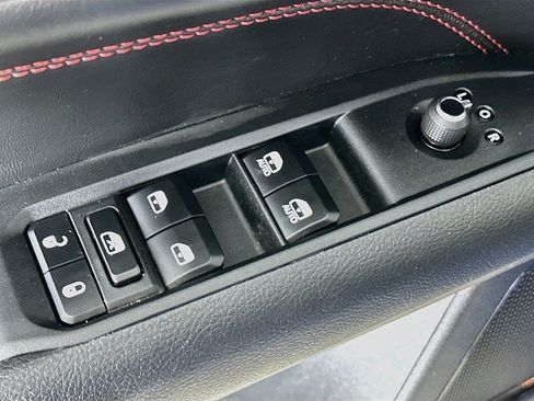 Used 2026 Jeep Compass Trailhawk AWD/4WD image 18