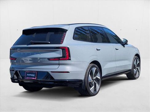 New 2025 Volvo EX90 Ultra image 2
