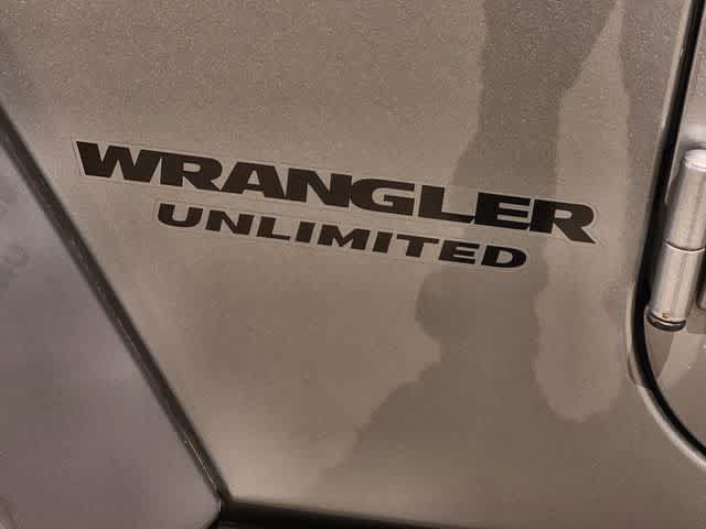 Used 2016 Jeep Wrangler Unlimited Rubicon w/ Connectivity Group AWD/4WD image 8