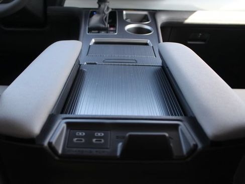 Certified 2026 Toyota Sienna XLE FWD image 60