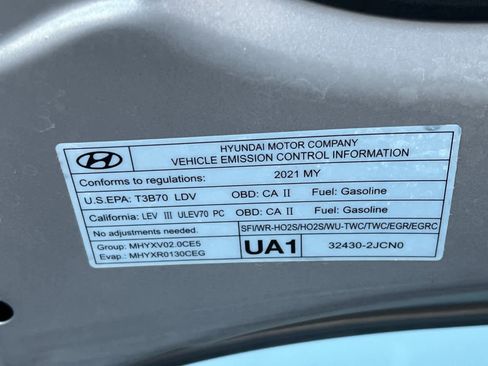 Used 2021 Hyundai Elantra SE image 27