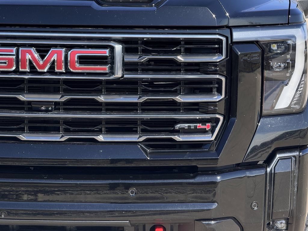 Used 2025 GMC Sierra 2500 AT4 w/ AT4 Premium Plus Package AWD/4WD image 7