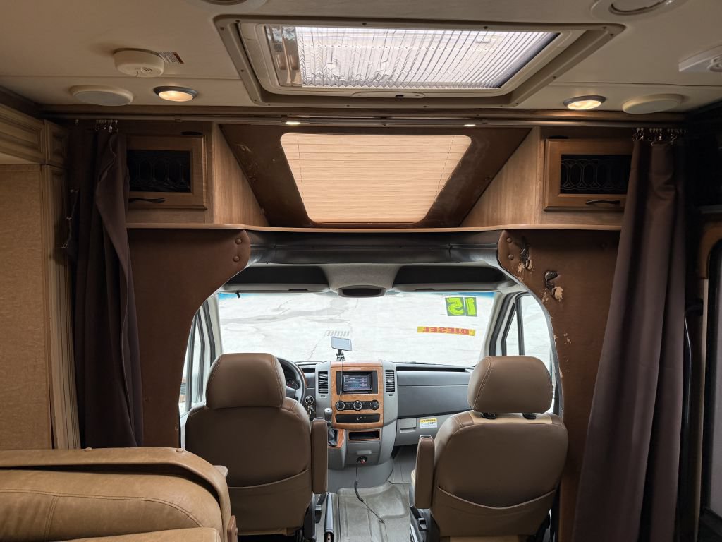 Used 2014 Mercedes-Benz Sprinter 3500 image 80