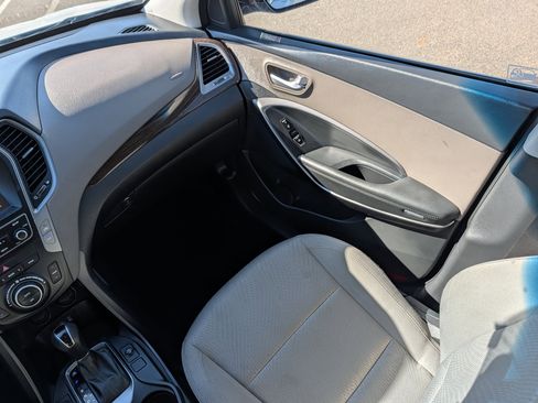 Used 2017 Hyundai Santa Fe Sport image 11