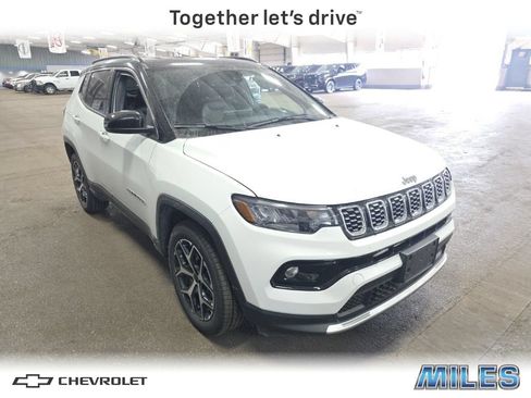 Used 2025 Jeep Compass Limited AWD/4WD image 1