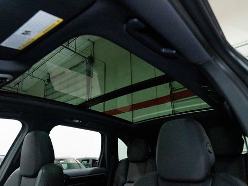 Used 2016 Porsche Cayenne image 55