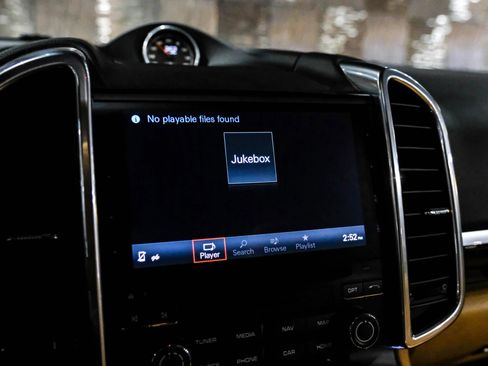 Used 2018 Porsche Cayenne S image 29