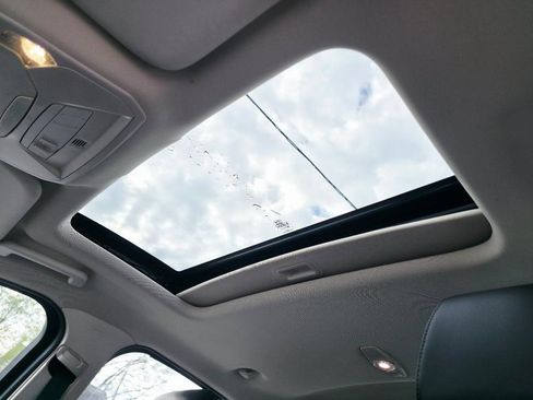 Used 2017 Ford Focus Titanium w/ Titanium Technology Package image 10