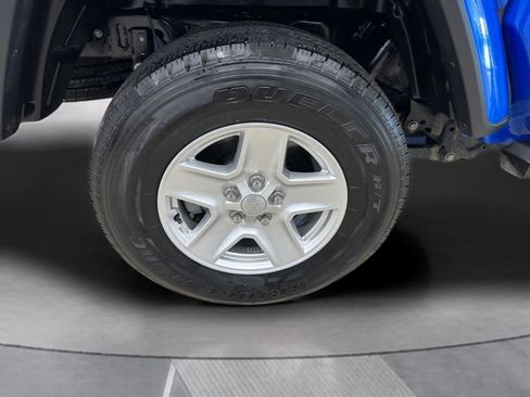 Used 2021 Jeep Gladiator Sport image 30