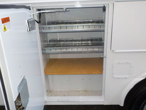 Used 2013 Ford E-350 and Econoline 350 Super Duty w/ Class I Trailer Tow Pkg RWD image 18
