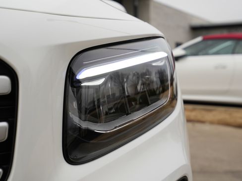 New 2026 Mercedes-Benz GLB 250 4MATIC image 11