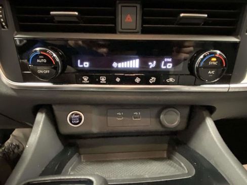 Used 2023 Nissan Rogue SV image 20