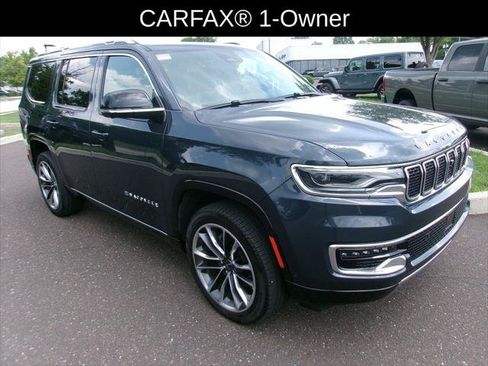 Certified 2024 Jeep Wagoneer Series III w/ Premium Group I AWD/4WD image 2