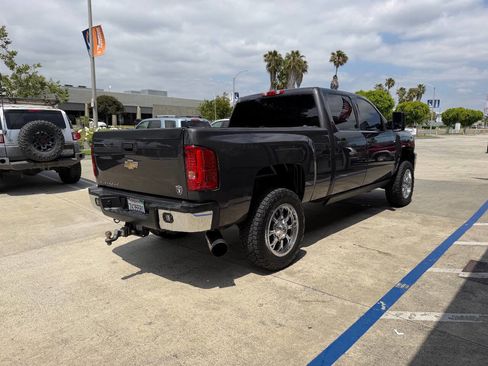 Used 2011 Chevrolet Silverado 2500 LT w/ Interior Plus Package AWD/4WD image 11