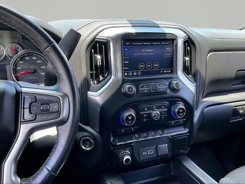 Used 2021 Chevrolet Silverado 1500 LT Trail Boss w/ Bed Protection Package AWD/4WD image 9