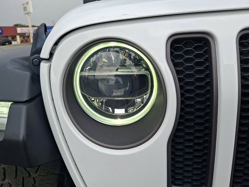 Used 2019 Jeep Wrangler Unlimited Rubicon AWD/4WD image 9