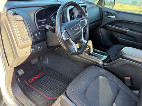 Used 2019 GMC Canyon SLE w/ Elevation Edition image 16