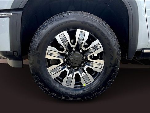 New 2026 GMC Sierra 2500 Denali w/ Denali Reserve Package image 11