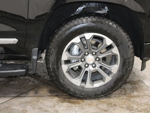 Used 2025 Chevrolet Silverado 1500 High Country AWD/4WD image 68