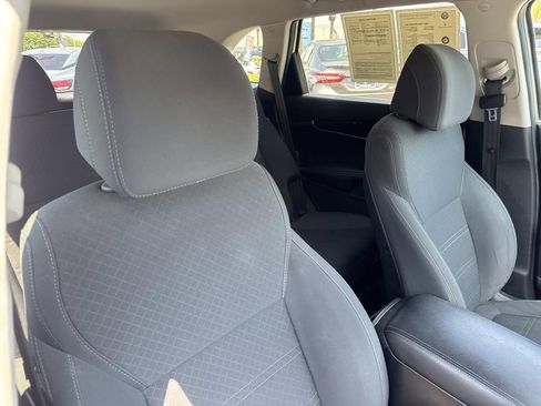 Used 2017 Kia Sorento FWD w/ LX Convenience Package image 26