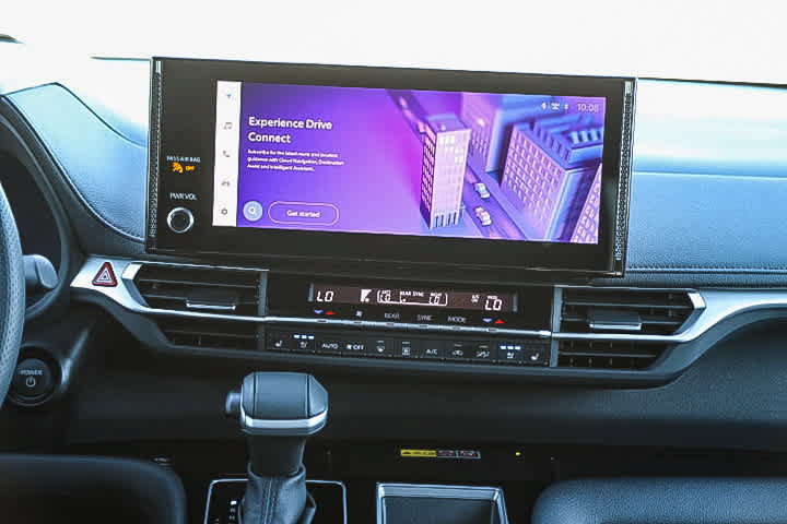 Used 2025 Toyota Sienna Platinum AWD/4WD image 14