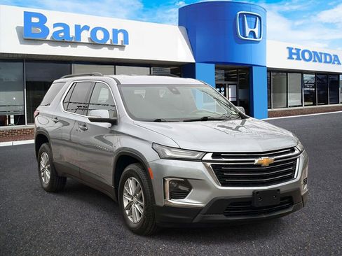 Used 2023 Chevrolet Traverse LT AWD/4WD image 1