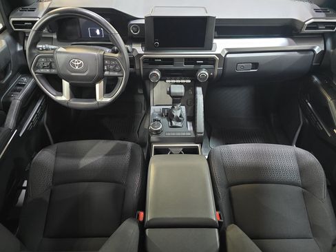 Used 2025 Toyota 4Runner SR5 AWD/4WD image 10