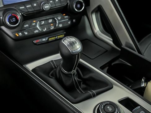 Used 2016 Chevrolet Corvette Z06 w/ 3LZ Preferred Equipment Group RWD image 34
