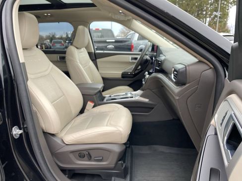 Used 2021 Ford Explorer Platinum w/ Equipment Group 601A image 41